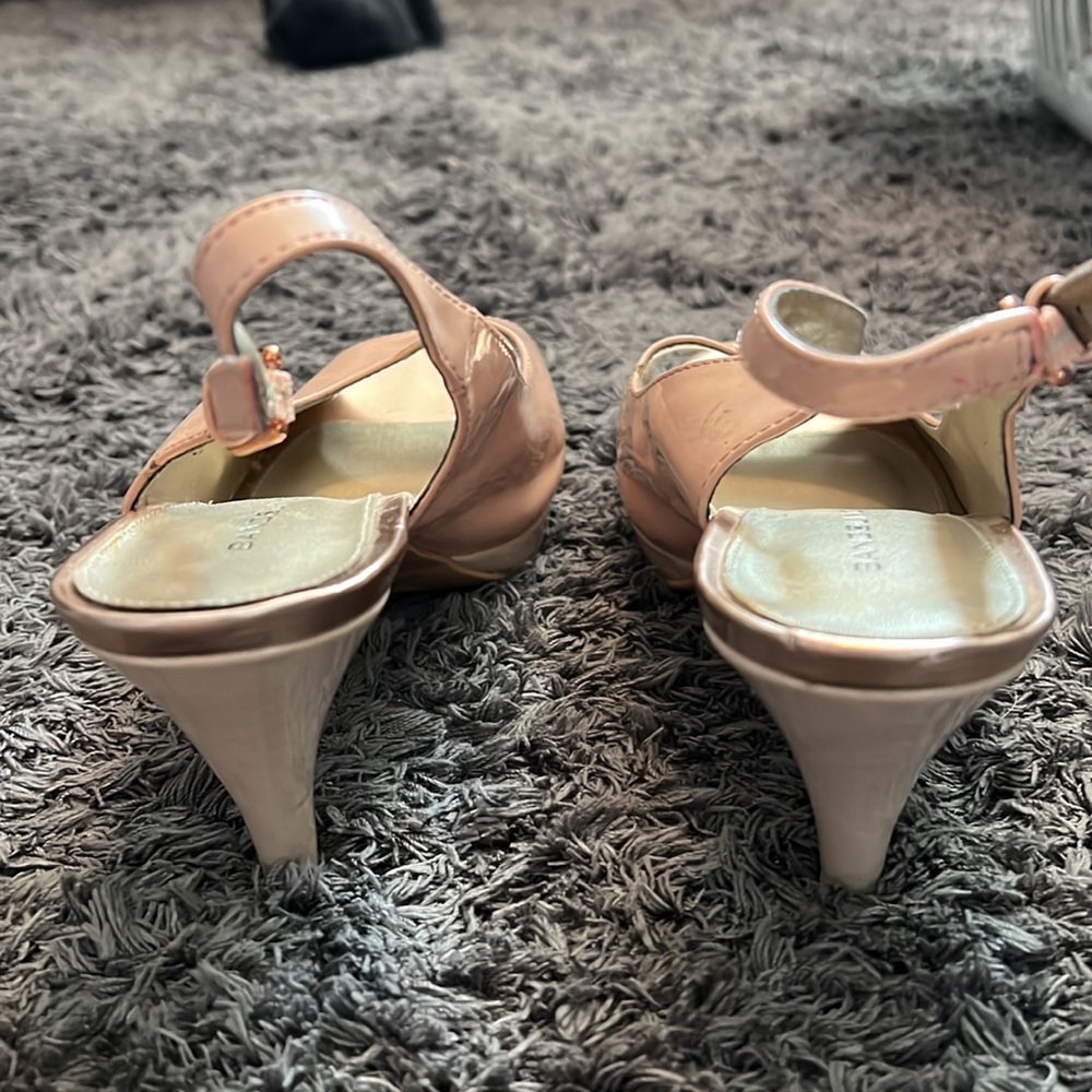 Heels - Picture 4 of 6
